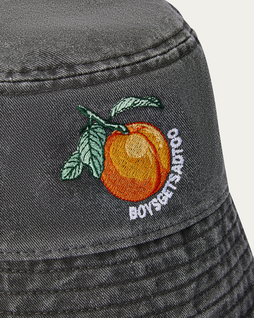 PEACHES BUCKET HAT VINTAGE BLACK